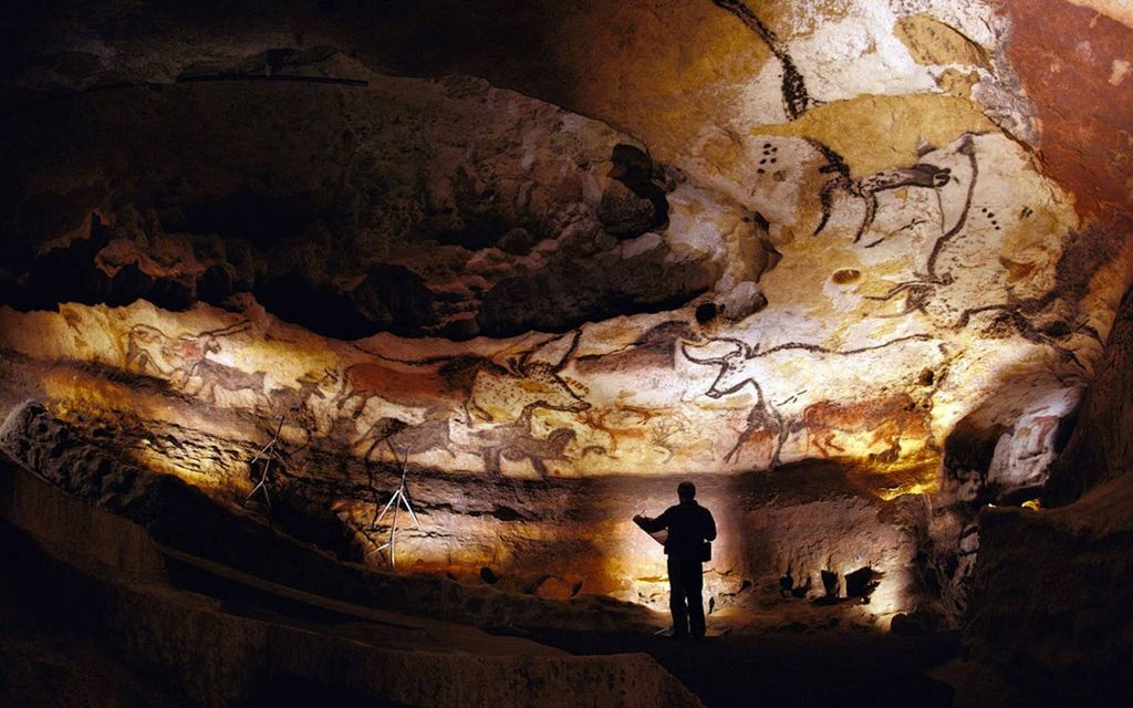 Grotte de Lascaux. Vue de la salle des Taureaux.