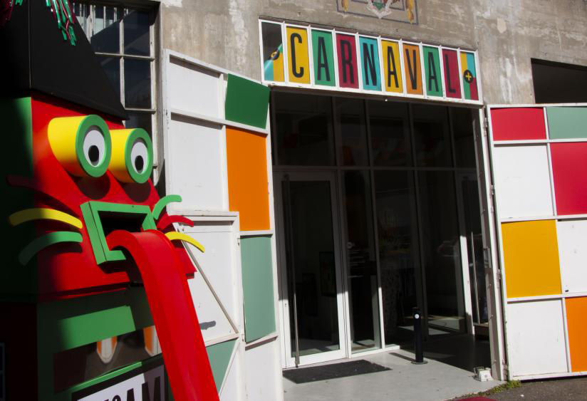 Facade du lieu d'expositions des œuvres du Carnaval des 2 Rives