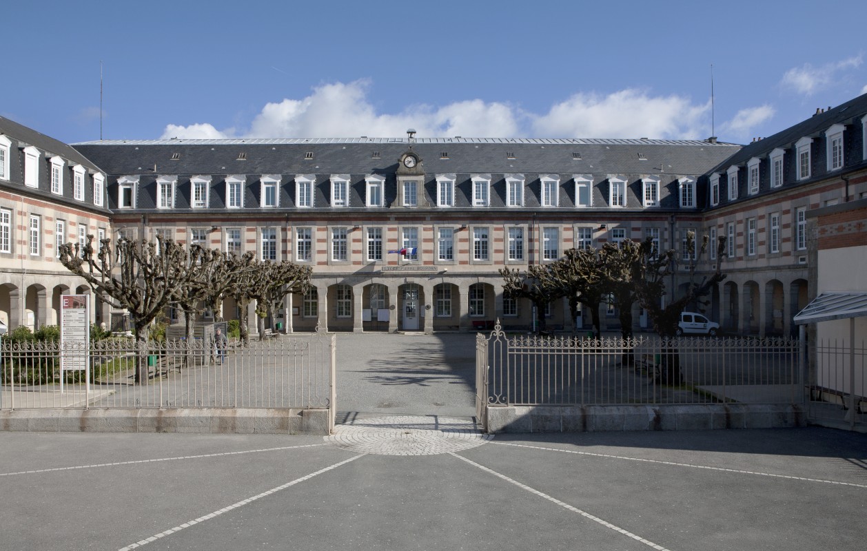 Charles Laisné, architecte diocésain, a construit le lycée Pierre-Bourdan de Guéret, entre 1876 et 1880, selon les principes hygiénistes. © Région Nouvelle-Aquitaine, Inventaire général du patrimoine culturel / P. Rivière.