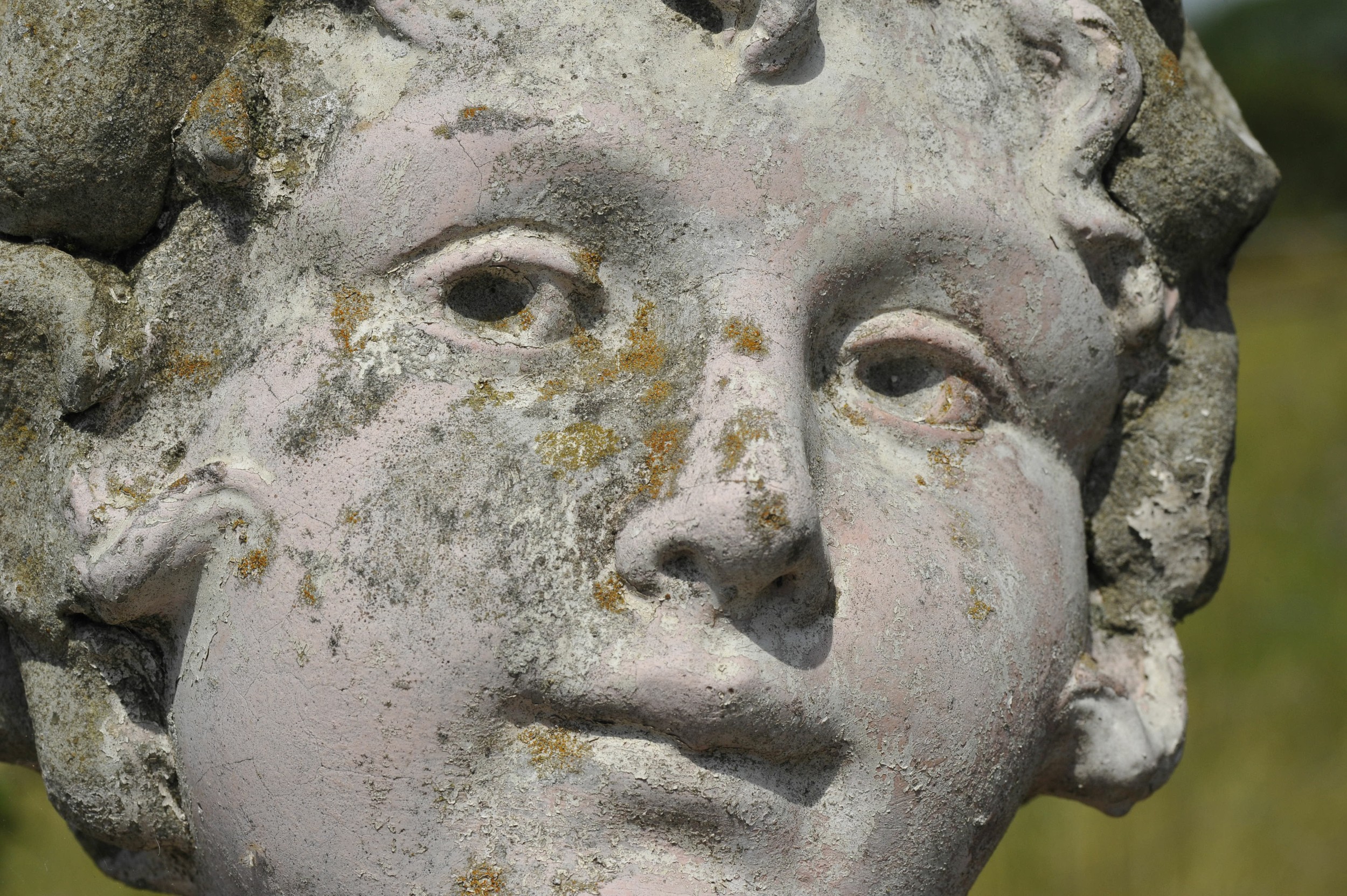 Détail du visage de la première statue du Jardin de Gabriel. © Région Nouvelle-Aquitaine, Inventaire général du patrimoine culturel / R. Jean.