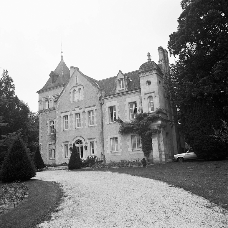 Le château de Villepreux à Saint-Aubin-de-Médoc, siège de la SEREB puis de la société AEROSPATIALE (c) Région Nouvelle-Aquitaine, Inventaire général du patrimoine culturel, Bernard Chabot et Michel Dubau photographes, 1977.
