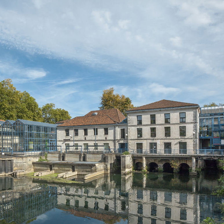 Angoulême, Moulin à papier puis usine à papier de cigarettes L. Bardou-Le Nil, aujourd'hui musée et école d'art