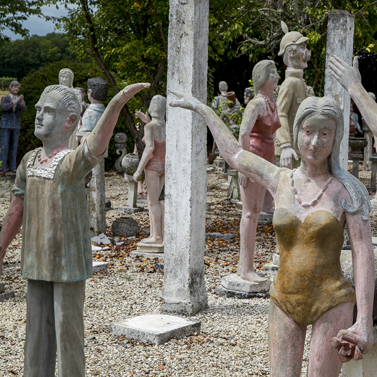Le Jardin de Gabriel à Nantillé, statue de danseuse après restauration. © Région Nouvelle-Aquitaine, Inventaire général du patrimoine culturel. Yann Ourry, 2018.