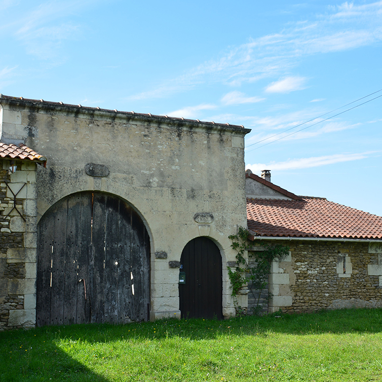 Portail de ferme au Jacquelin © Région Nouvelle-Aquitaine, inventaire général du patrimoine culturel ; © Communauté d'agglomération de Grand Châtellerault